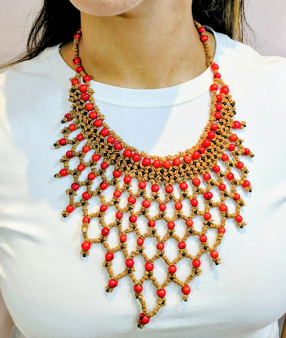 Colar de sementes do boi Garantido