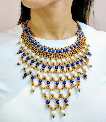 Colar de sementes boi caprichoso