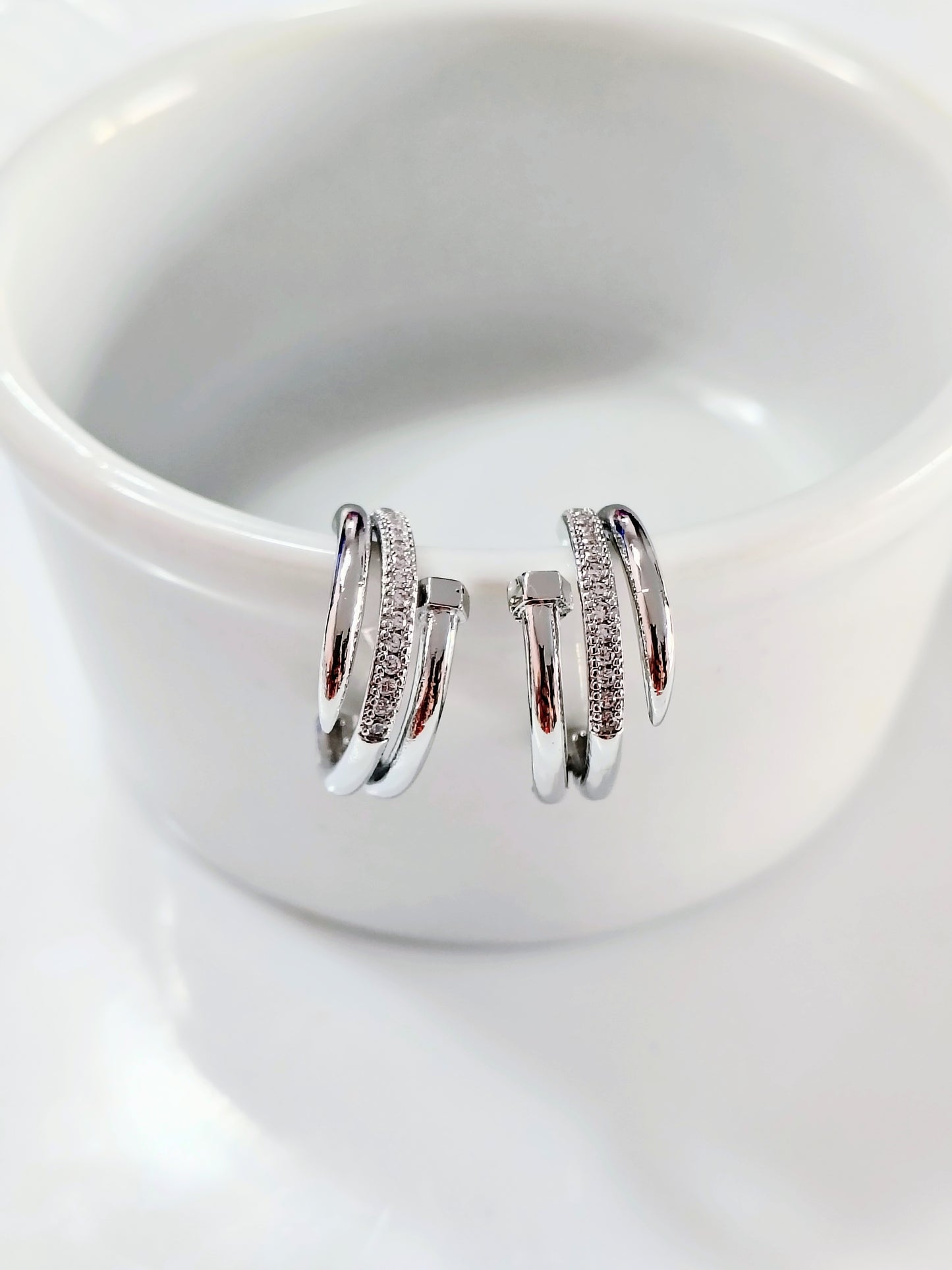 Argola prego com zircônia