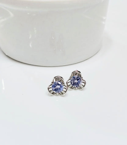 Brinco com pedra de zircônia