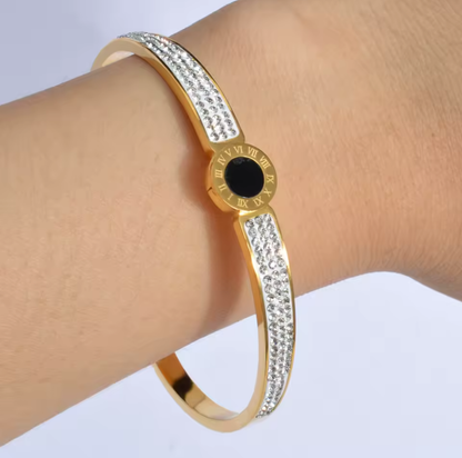 Bracelete rígido em aço