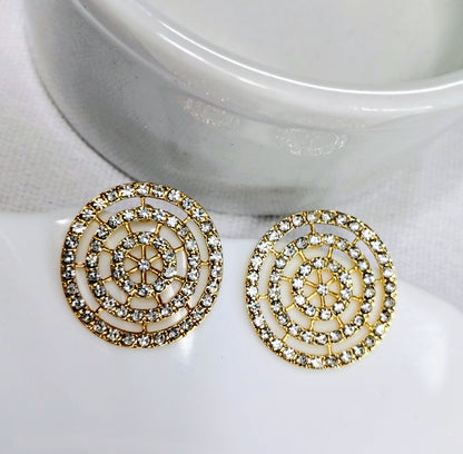 Brinco redondo com strass