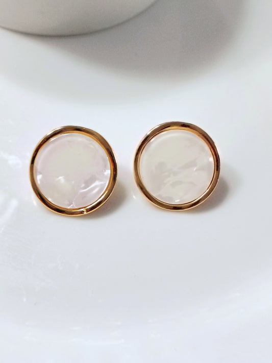 Brinco com madrepérola