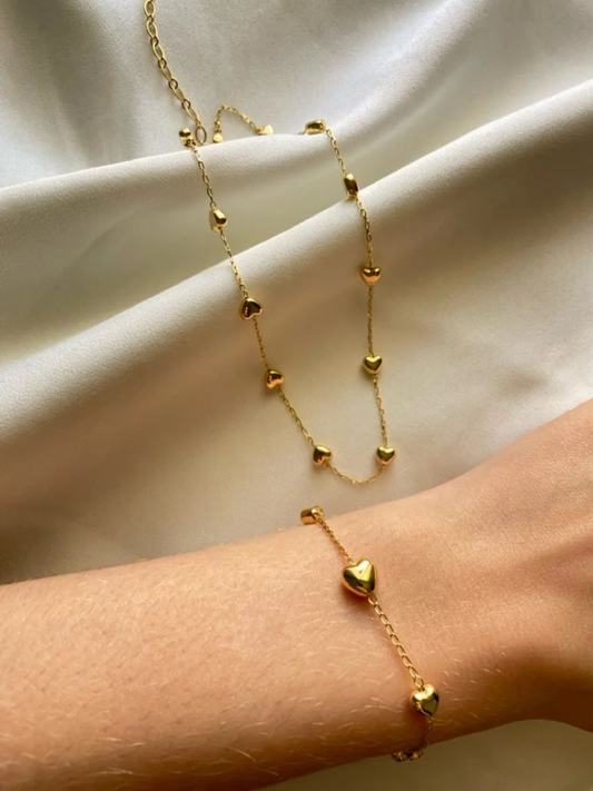 Pulseira com corações